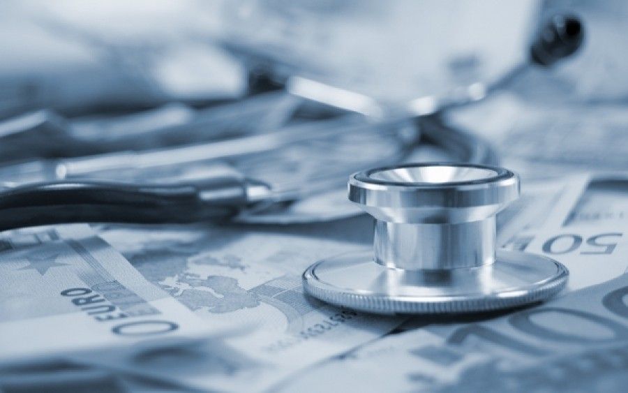 Διορθώσαμε τα προφανή λάθη απαντά προκλητικά ο Άδωνις για το δελτίο τιμών