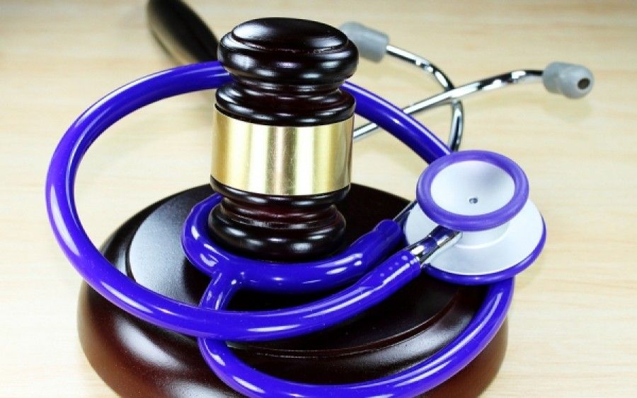 Πρόστιμο σε πανεπιστημιακό γιατρό για πράξεις σεξουαλικής παρενόχλησης