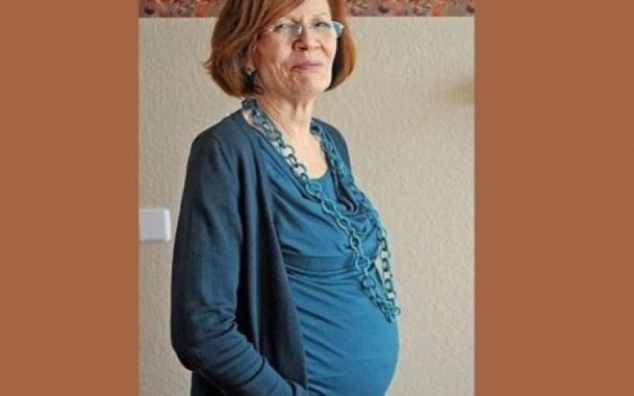 Απίστευτο! Μαμά 64 ετών είναι έγκυος σε τετράδυμα! (εικόνα)