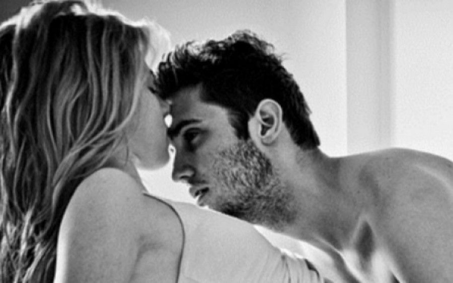 Σεξ με αναμμένα φώτα: 6 λόγοι που θα σε πείσουν να το κάνεις