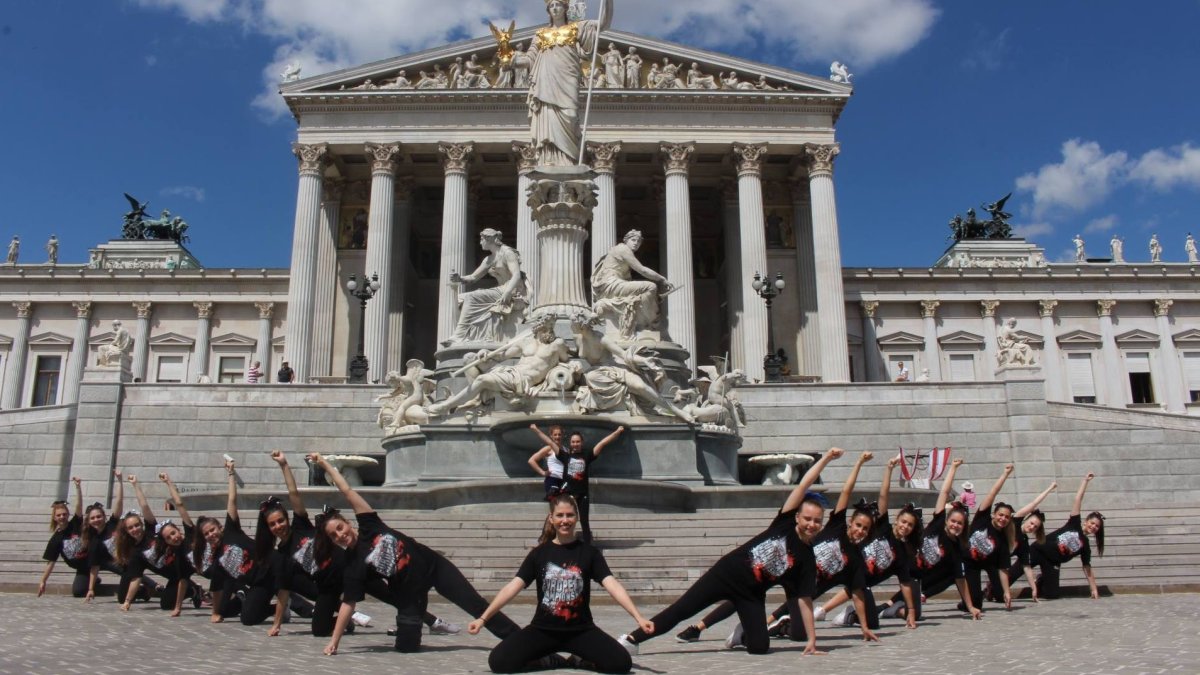 Υπέροχες Ελληνίδες Cheerleaders, κατακτούν την Ευρώπη