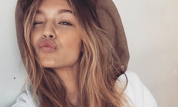 Τι είναι το sexture και γιατί θεωρείται το απόλυτο hair trend του καλοκαιριού;