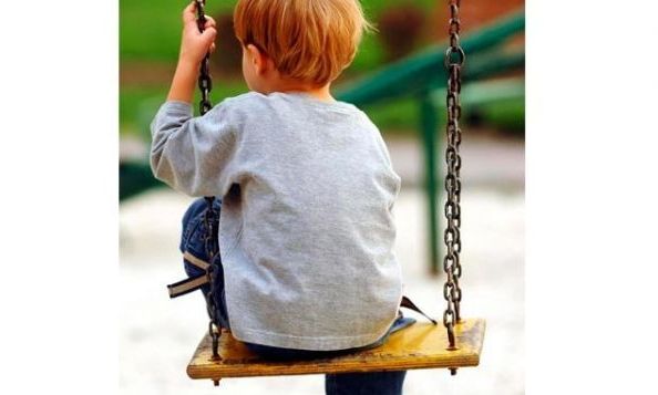 Τι να κάνετε αν το παιδί παραπονιέται πως δεν έχει φίλους