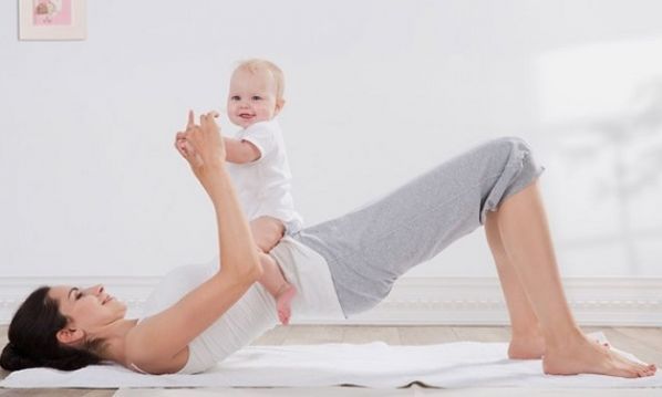 Δίαιτα μετά τον τοκετό: Πόσο δύσκολο είναι χάσετε τα περιττά κιλά