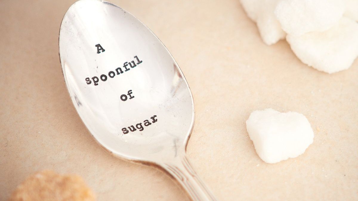 Πριν λουστείς, βάλε μία κουταλιά ζάχαρη στο σαμπουάν σου και θα μας θυμηθείς