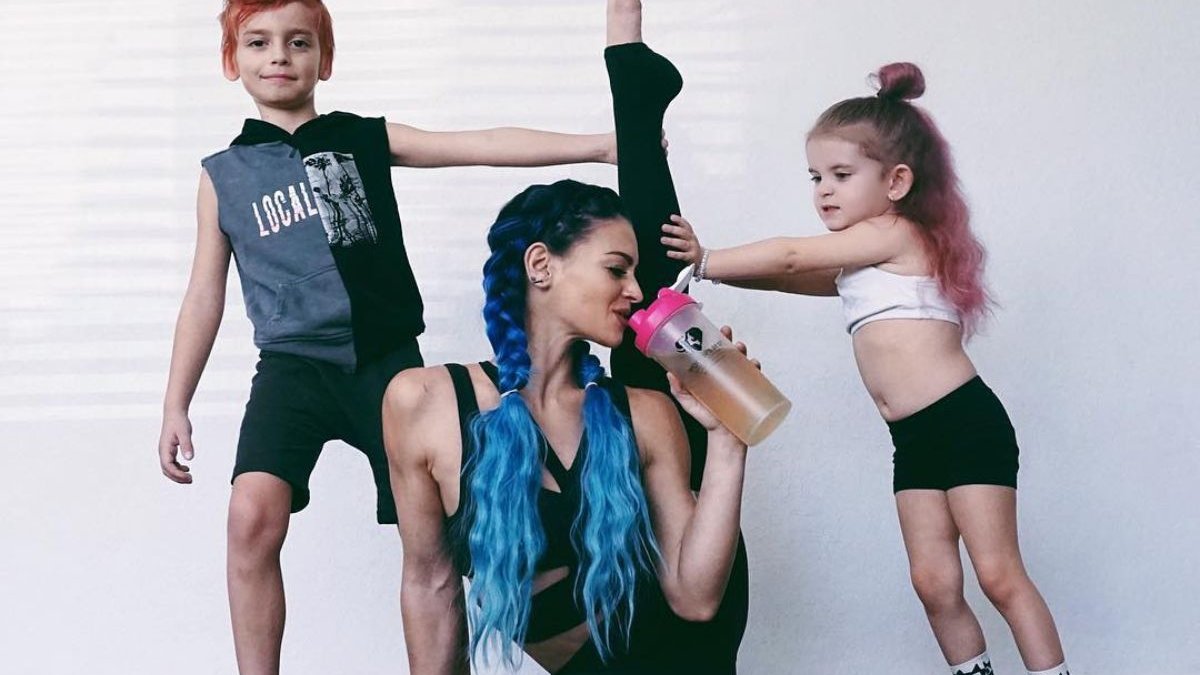 Θες να γυμναστείς σπίτι αλλά έχεις παιδιά; Τότε πρέπει να κάνεις αυτό το πρόγραμμα