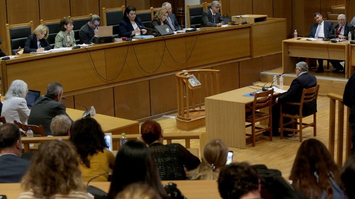 Απολογία Μιχαλολιάκου: «Είμαι αθώος - Πρόκειται για πολιτική σκευωρία»