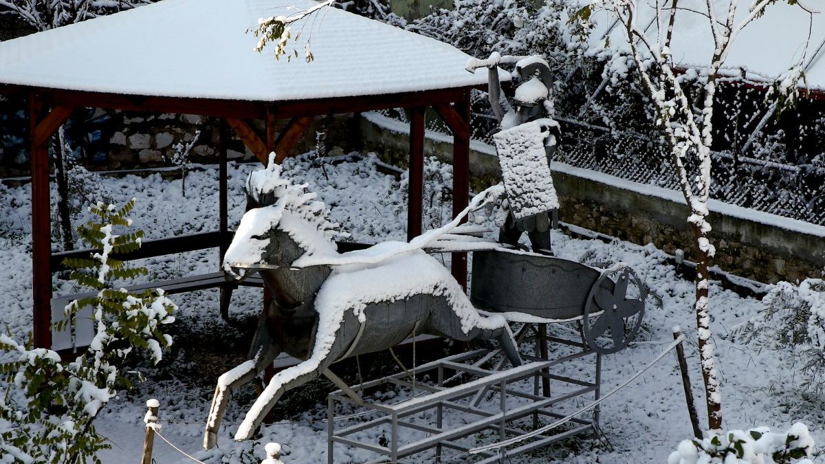 Έκτακτο δελτίο επιδείνωσης του καιρού: Έρχονται χιόνια, θυελλώδεις άνεμοι και καταιγίδες