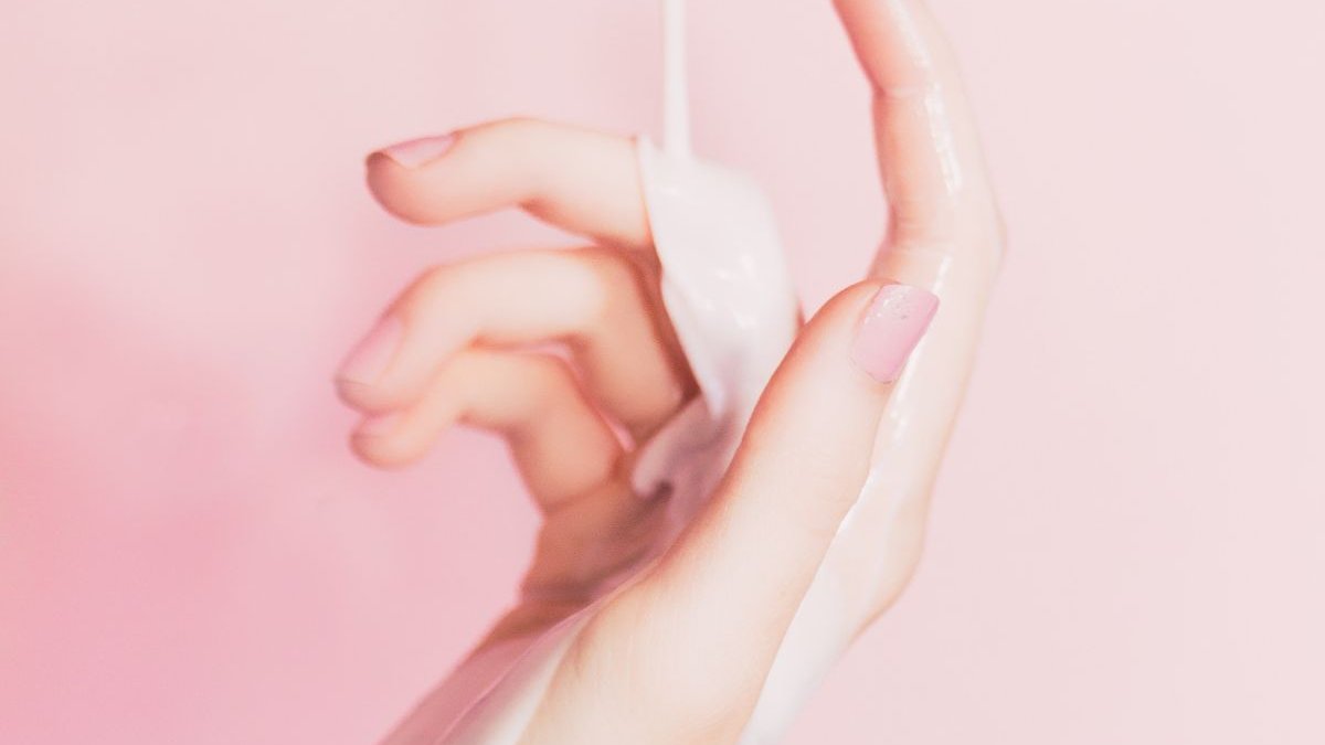 DIY: Φτιάξε μόνη σου το πιο εύκολο scrub για απαλά χέρια