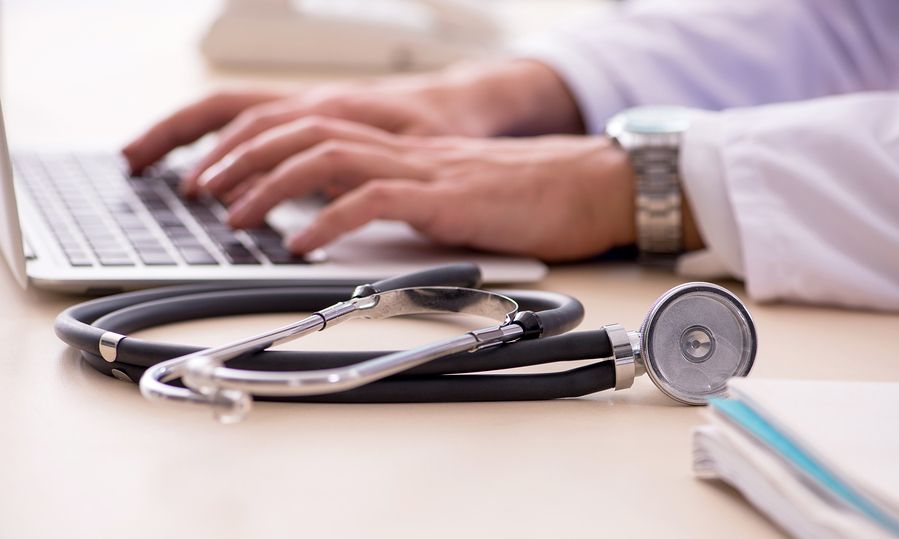 Τηλεφωνική γραμμή ψυχοκοινωνικής υποστήριξης για τον κορονoϊό από το ΕΚΠΑ