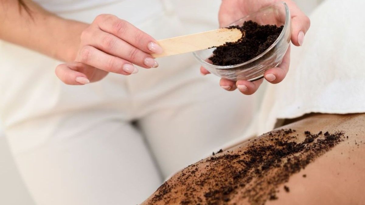 Το τέλειο homemade scrub για την κυτταρίτιδα από καφέ