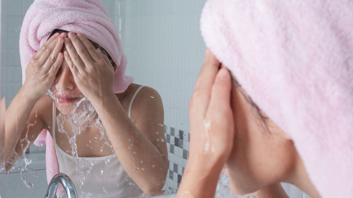 Αυτό είναι το Νο1 λάθος που κάνεις όταν πλένεις το πρόσωπό σου