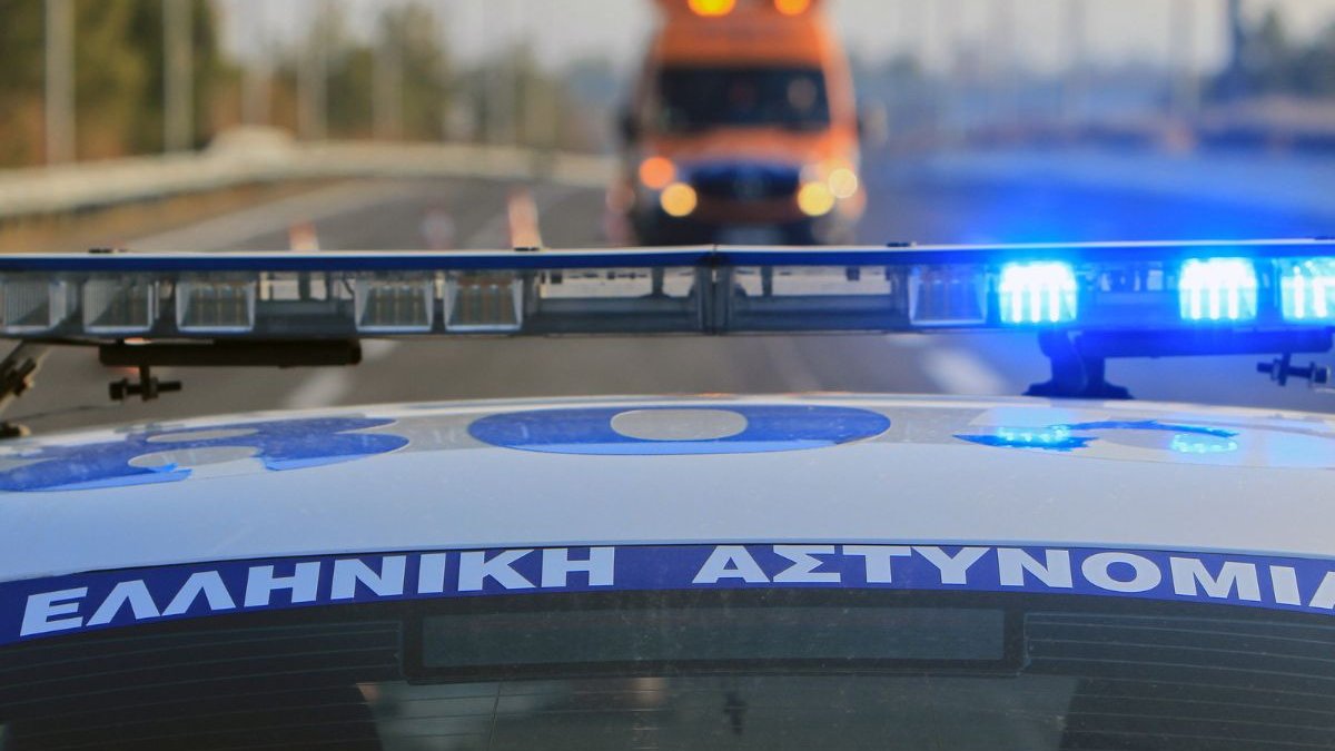 Περιπολικό έβαλε… τέρμα το «Χριστός Ανέστη» στα μεγάφωνά του (video)