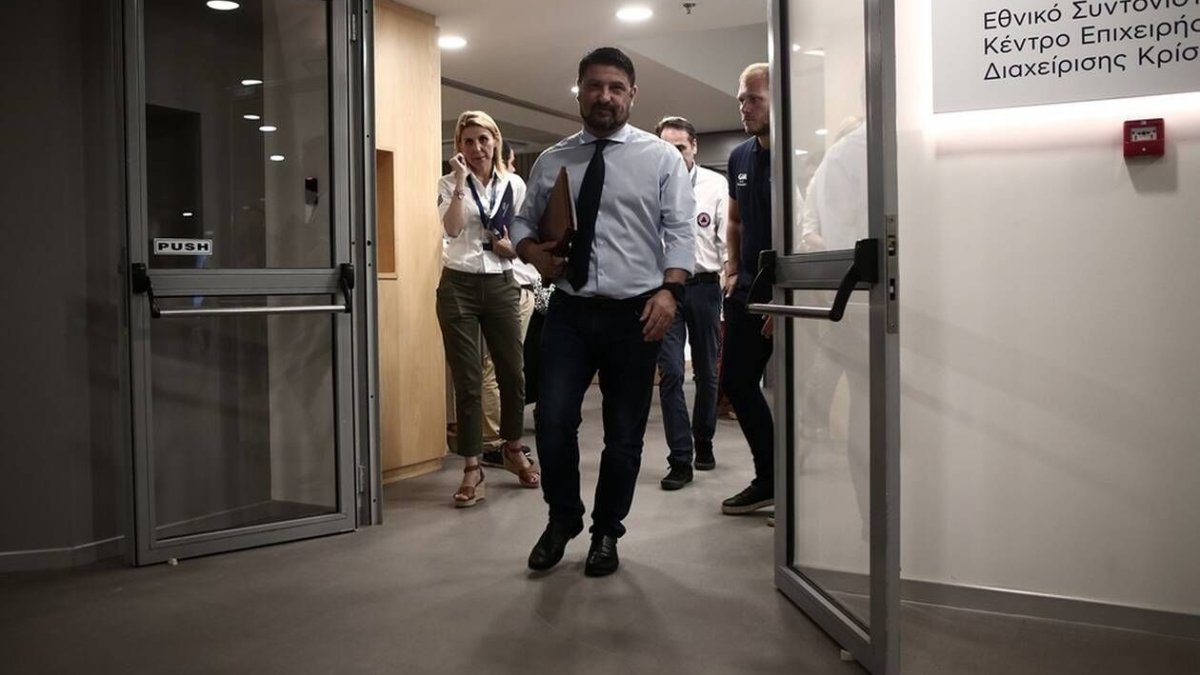 Χαρδαλιάς: Ειδική προετοιμασία για σχολεία και εργασία - Κοντοζαμάνης: Εμβόλιο στα τέλη Δεκεμβρίου