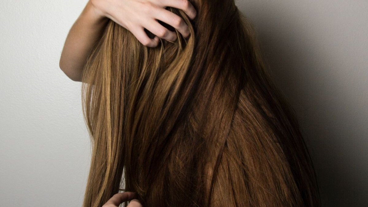 Τριχόπτωση το φθινόπωρο; 5 tips για να την αντιμετωπίσεις
