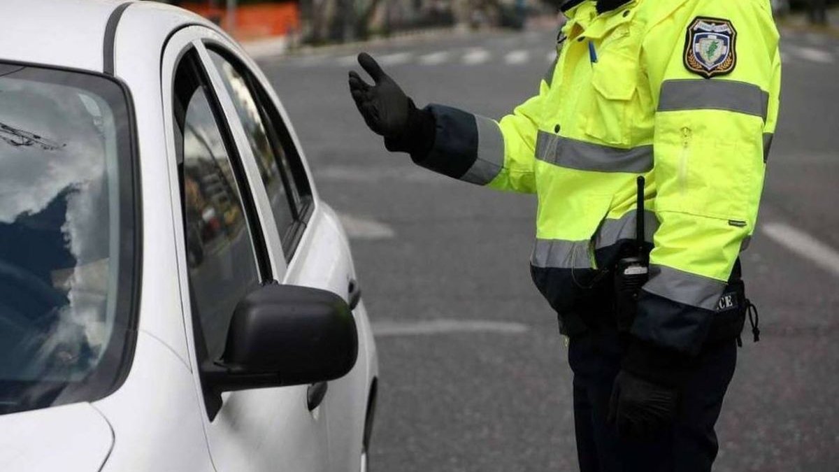 Κορονοϊός: Ξεχάστε τα ρεβεγιόν με 9 άτομα - Έπρεπε να είχαμε lockdown Μαρτίου