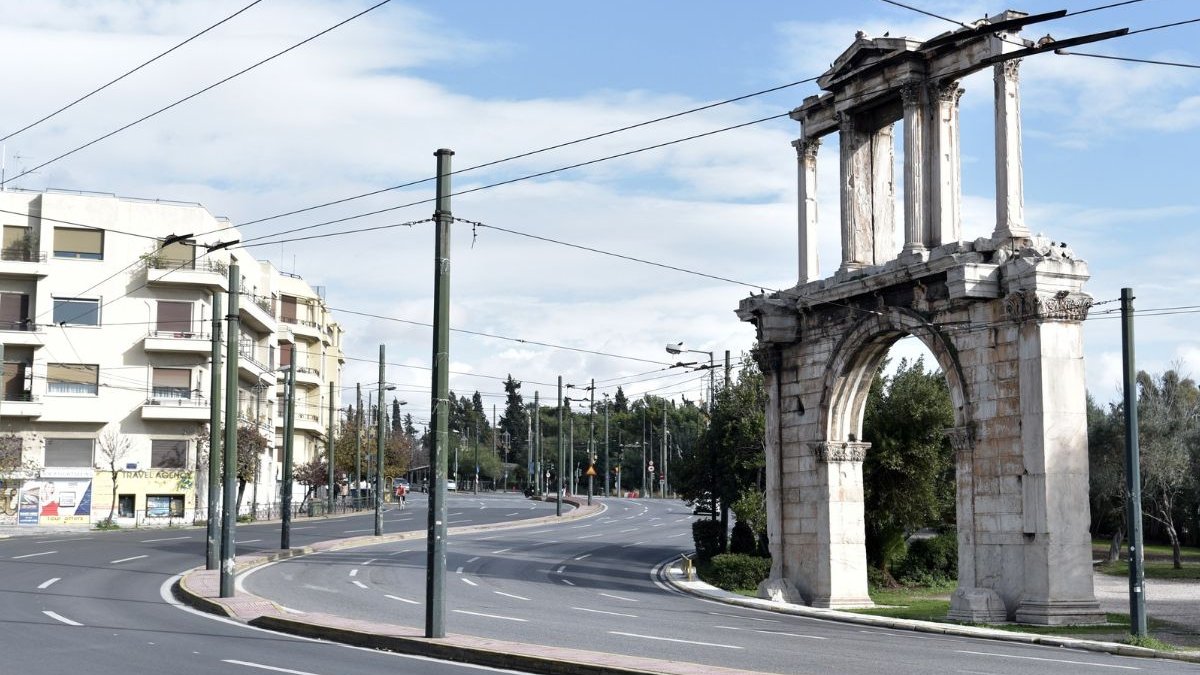 Κορονοϊός: Πάμε για σκληρή καραντίνα; Τα σχολεία, το click away και το «λουκέτο» από τις 18:00