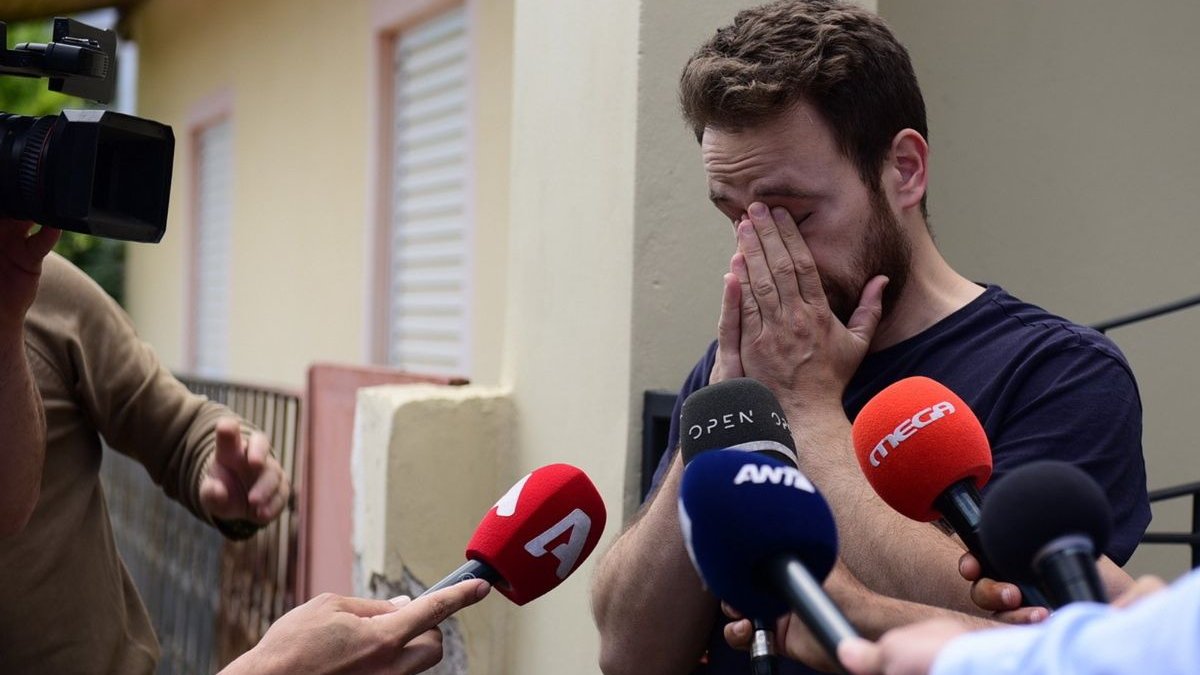 Γλυκά Νερά: Οι «άγνωστες» σκηνές στο σπίτι του φονικού - Τι έκανε ο πιλότος