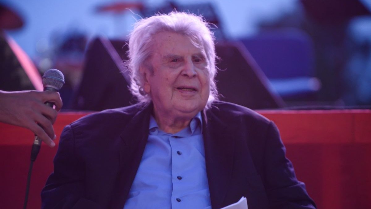 Πέθανε ο Μίκης Θεοδωράκης