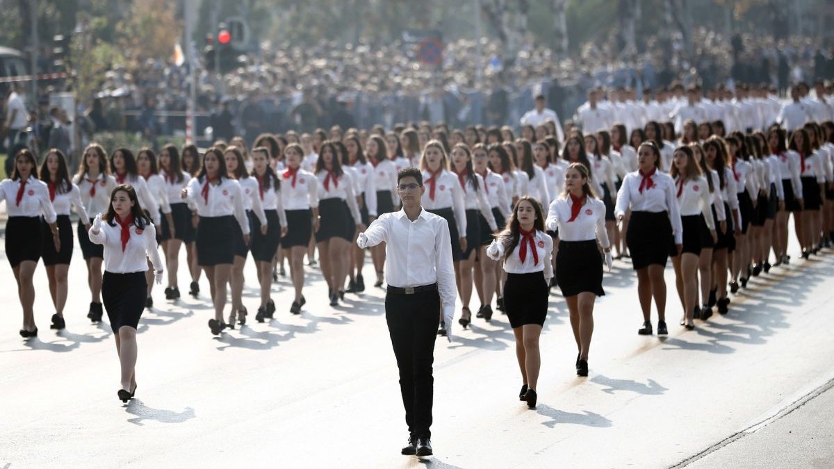 Παρέλαση 28ης Οκτωβρίου: Θα γίνει κανονικά λέει ο Βορίδης – Κυρίαρχο μέτρο η σύσταση για μάσκα