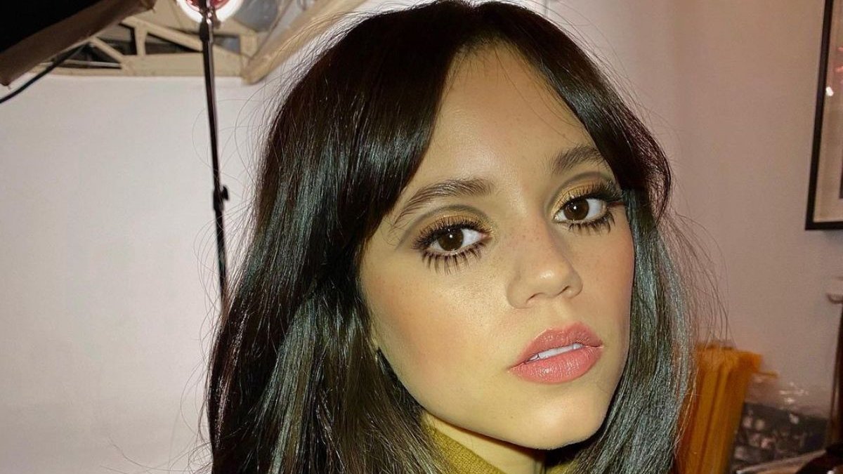 Banana eyeliner: Το retro make up trend των 60’s επέστρεψε