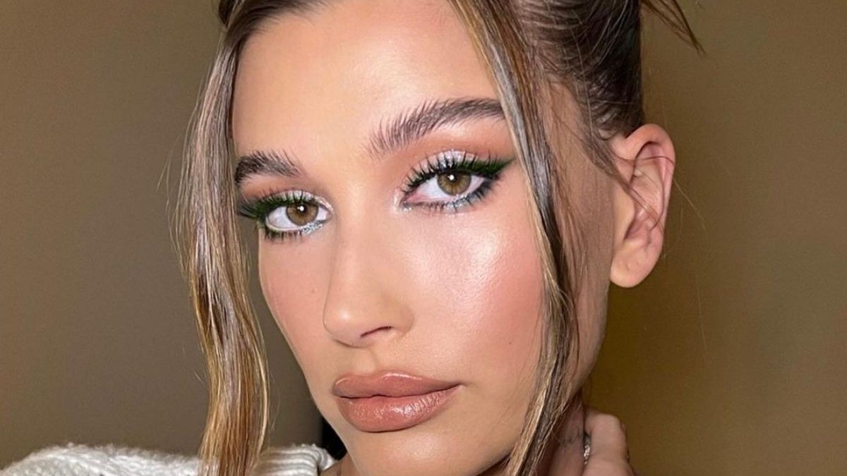 Party Season Goals! Το πράσινο eyeliner είναι must τα φετινά Χριστούγεννα