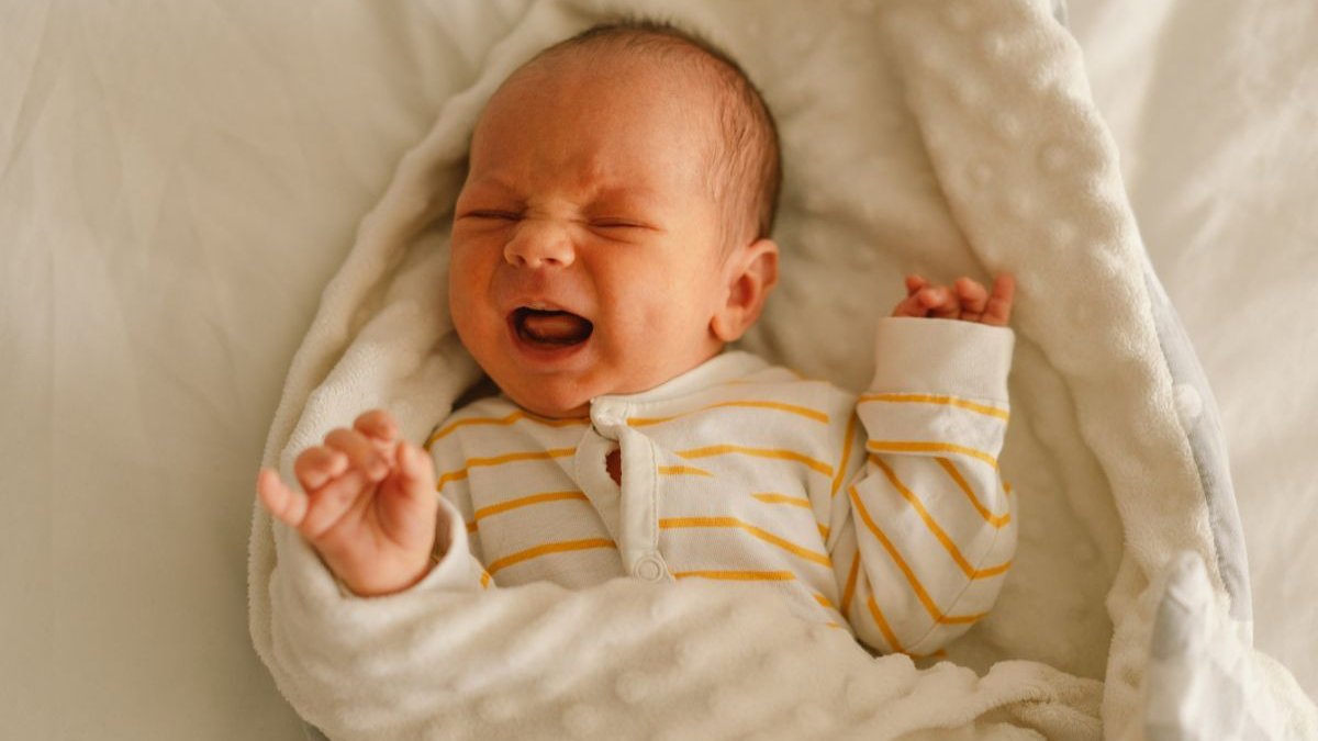 Παλινδρόμηση ύπνου στα μωρά: Τι είναι και πώς να τη διαχειριστείτε