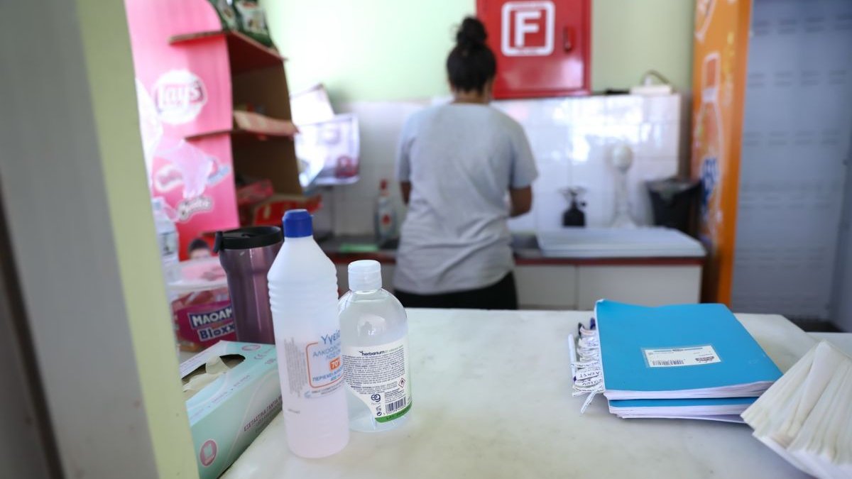 Σχολεία: Πώς θα επιστρέψουν τα παιδιά μετά το Πάσχα, τι θα ισχύει για τα self test