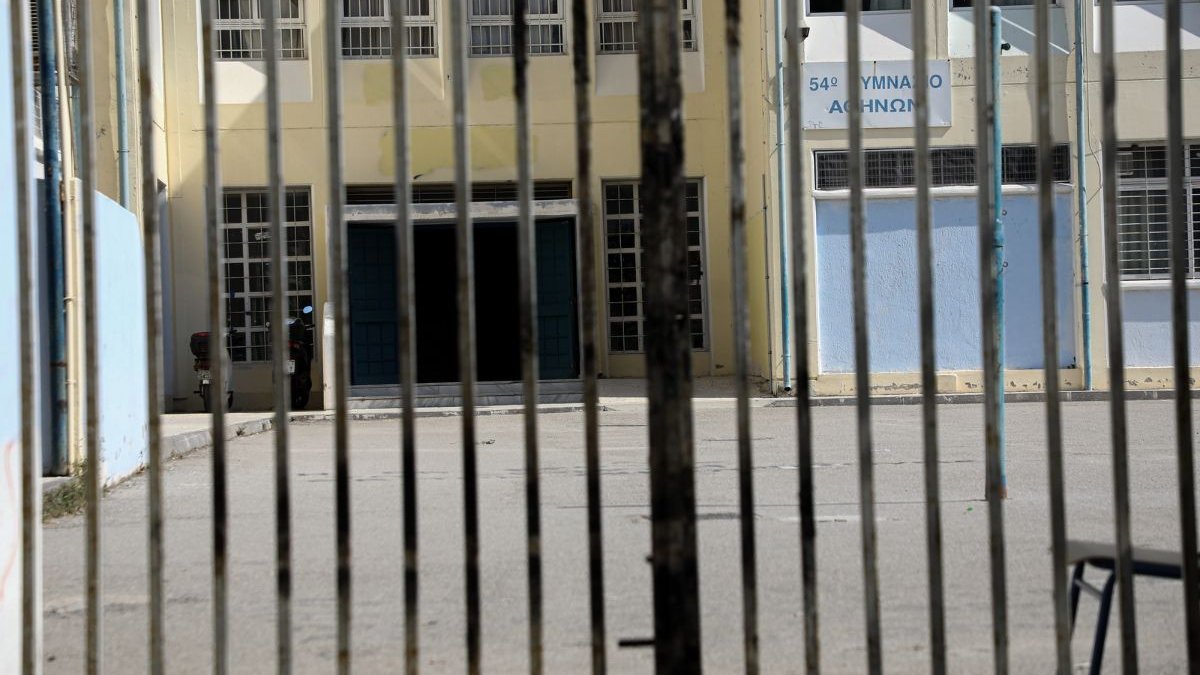 Εφιάλτης το bullying στη χώρα: Μαχαίρωσαν μαθητή με φαλτσέτα μέσα στο σχολείο