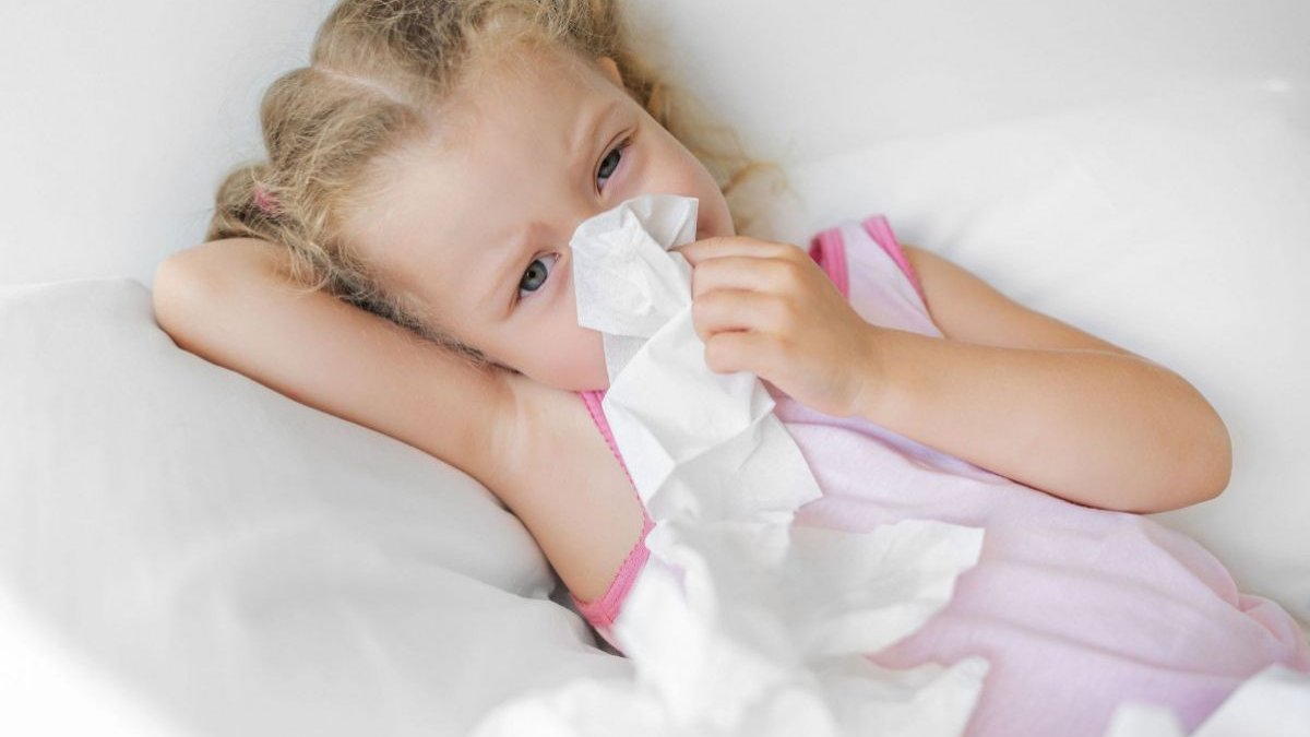 Παρεχοϊός (parechovirus): Τι πρέπει να γνωρίζουν οι γονείς