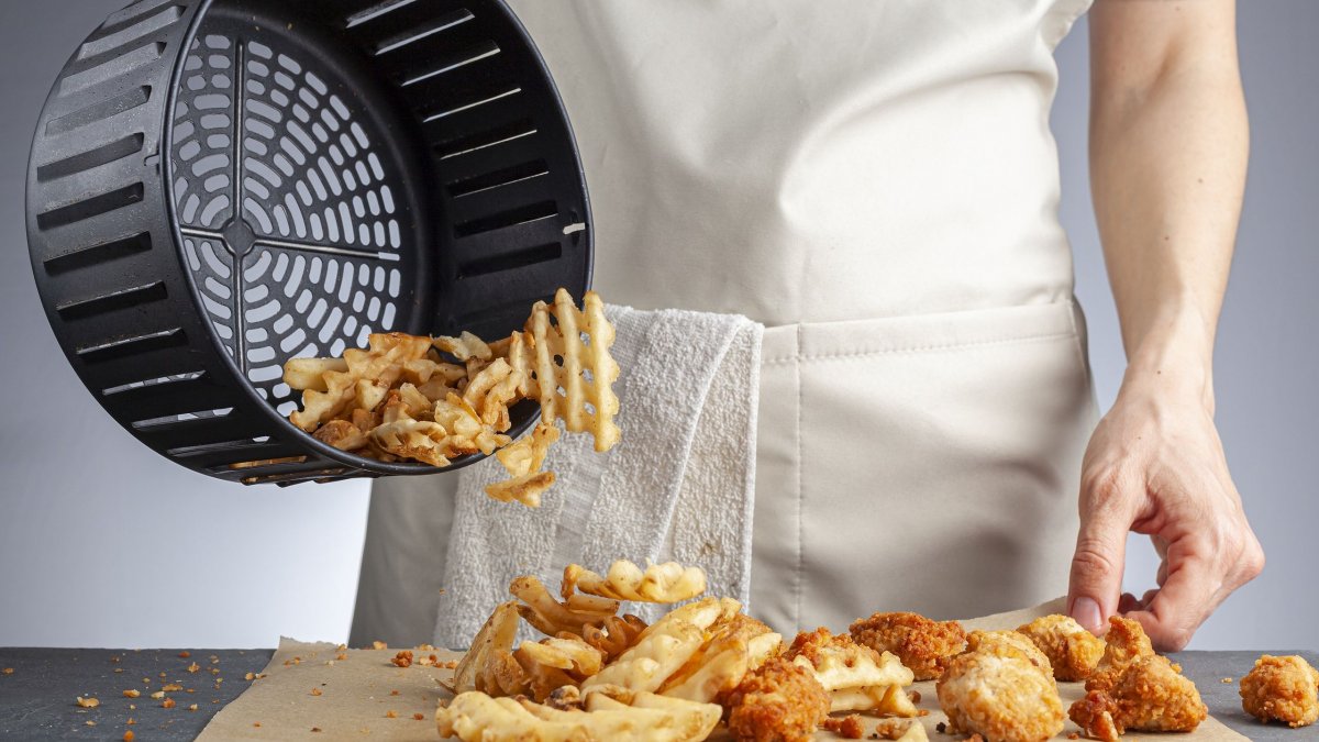 4 τροφές που δεν μπαίνουν στο Air Fryer συν 7 απρόσμενες που μαγειρεύονται σούπερ