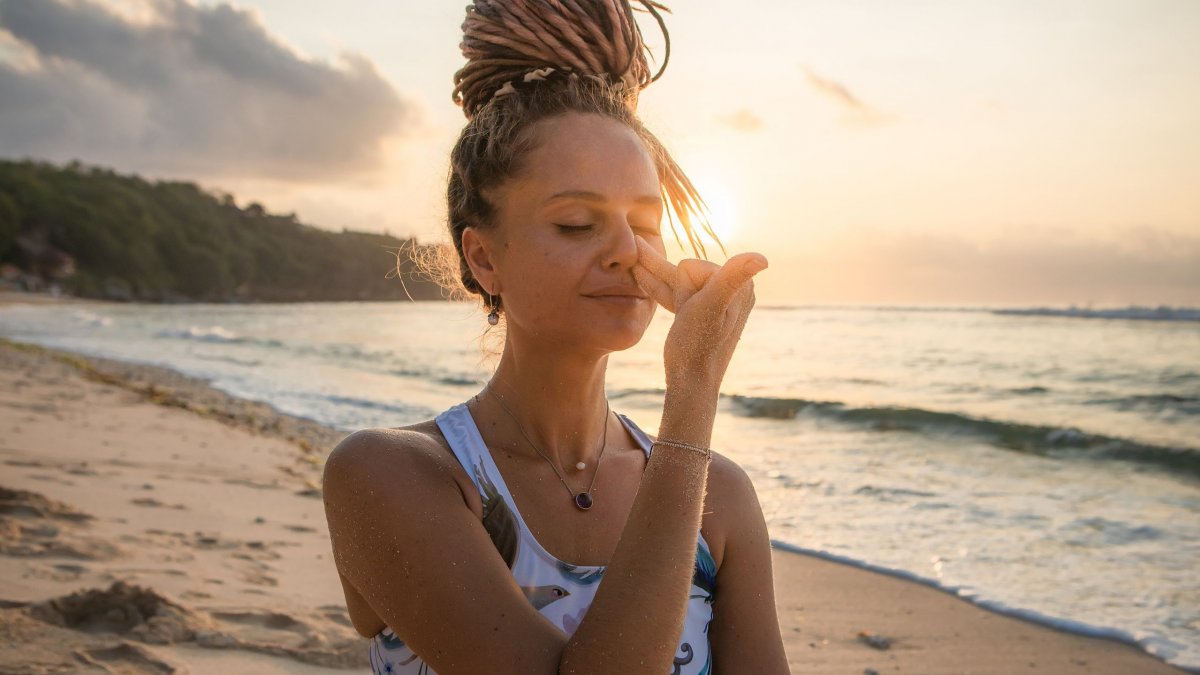 Breathwork: Πώς η ελεγχόμενη αναπνοή αλλάζει την κατάσταση συνείδησης τον εγκέφαλο