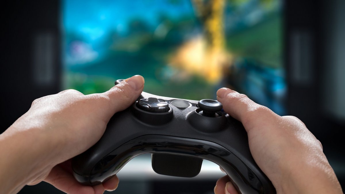 «Binge Gaming»: Οι κίνδυνοι των διαδικτυακών παιχνιδιών στη σχολική ηλικία