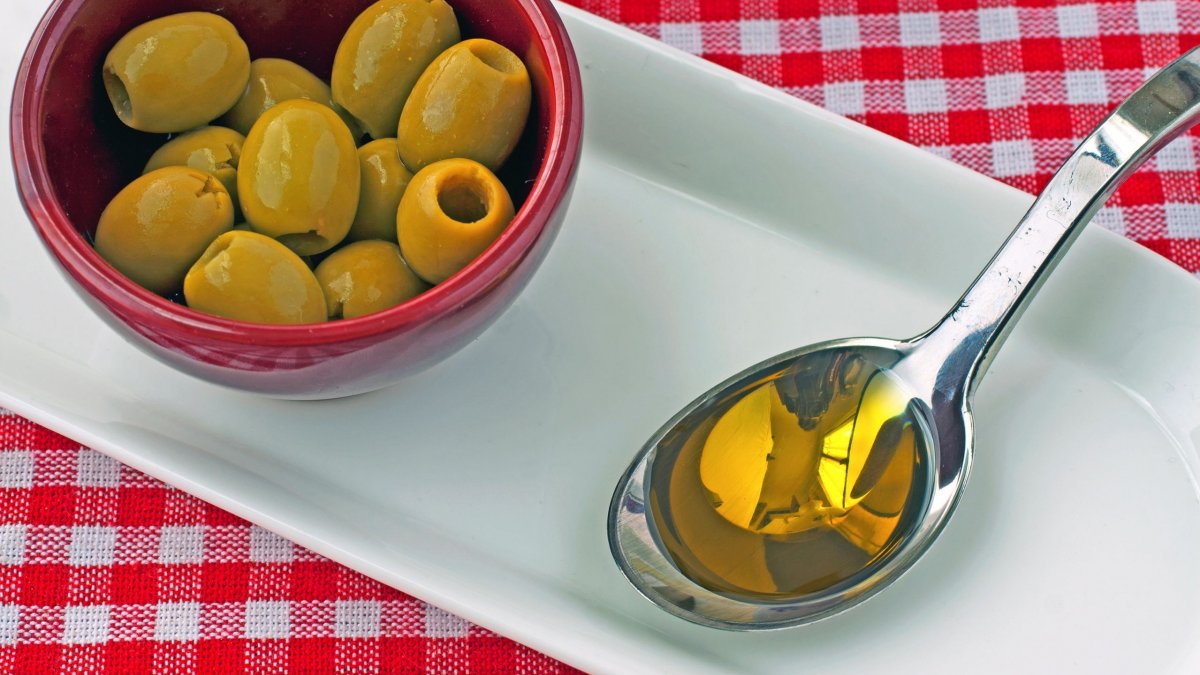 Ωμέγα-9 λιπαρά οξέα: Οφέλη, πηγές και γιατί τα χρειάζεται το σώμα σας