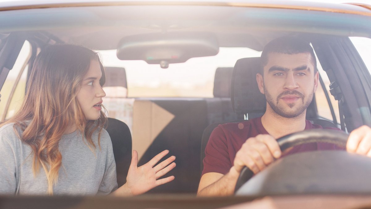 Dry begging: Τι είναι τα «στεγνά παρακάλια» και γιατί είναι κακό σημάδι στη σχέση;