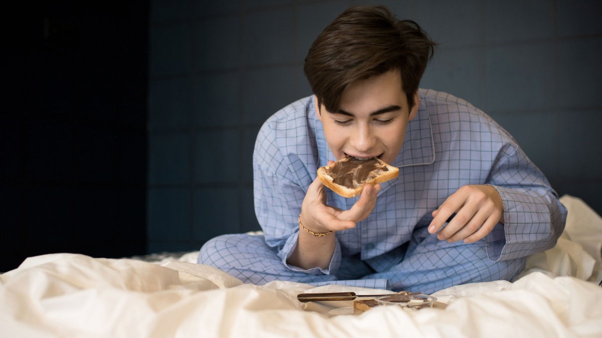 Γιατί ξυπνάτε πεινασμένοι; Συμβουλές για την μείωση της νυχτερινής πείνας