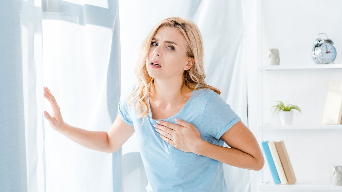 Ξαφνικός, οξύς πόνος στο στήθος: Οι 7 συνήθεις αιτίες - Πότε να ζητήσετε βοήθεια