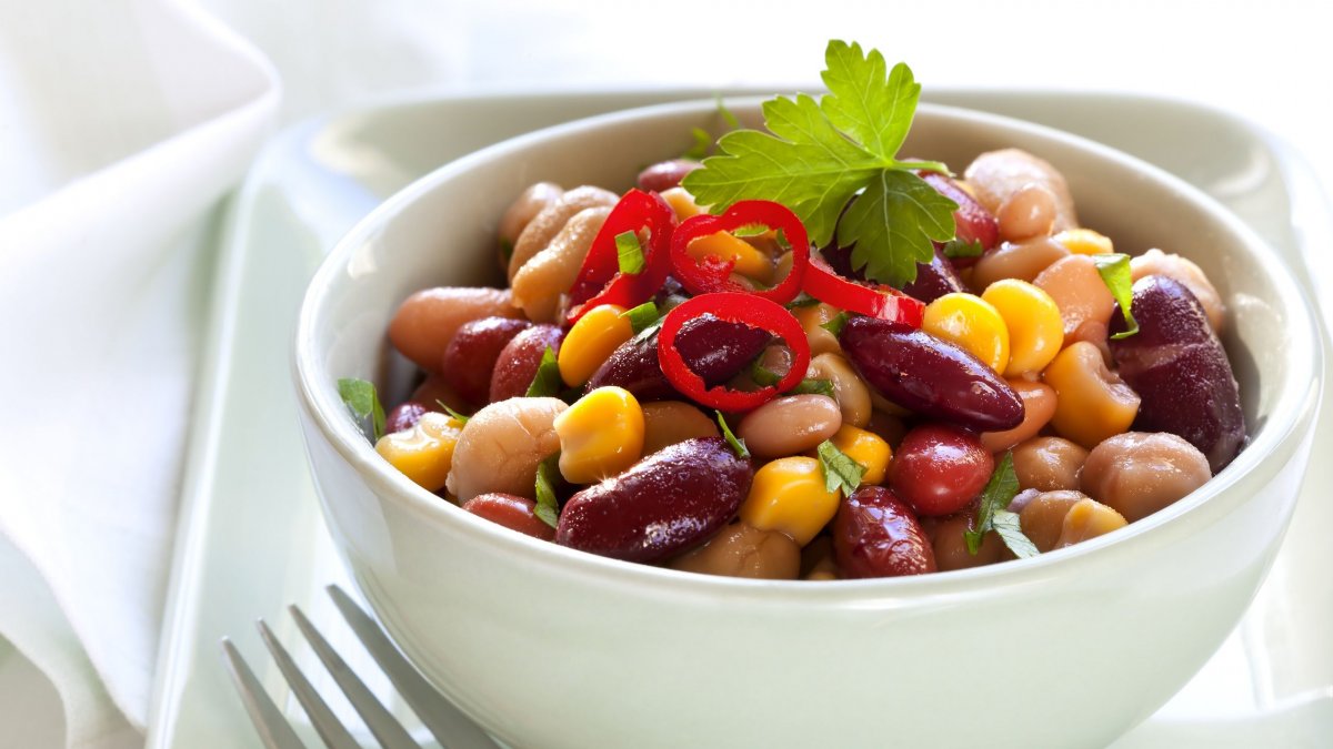 Φασόλια μαύρα ή πίντο; Ποια είναι καλύτερα για την υγεία εντέρου και καρδιάς