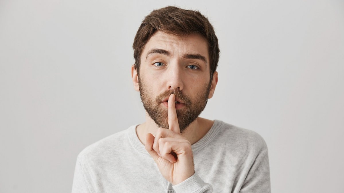 Ανδρική κατάθλιψη: Συμπτώματα και κρυμμένα σημάδια που οι άνδρες συχνά αγνοούν