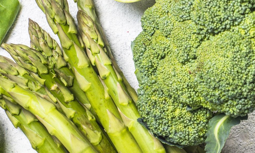 Μπρόκολο ή σπαράγγια; Ποιο είναι πιο θρεπτικό για τις καθημερινές σας ανάγκες