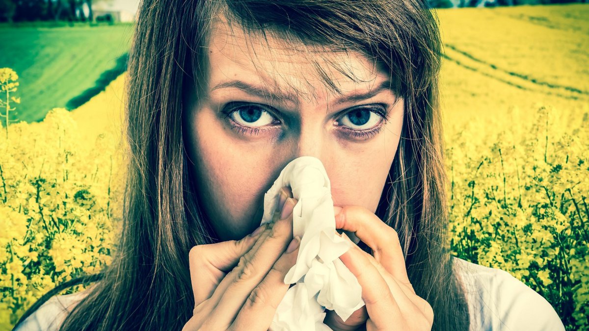 Γιατί με κάθε χρόνο που περνάει χειροτερεύουν οι αλλεργίες σας;