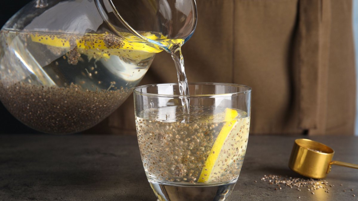 Τι συμβαίνει όταν πίνετε σπόρους Chia και νερό με λεμόνι κάθε πρωί