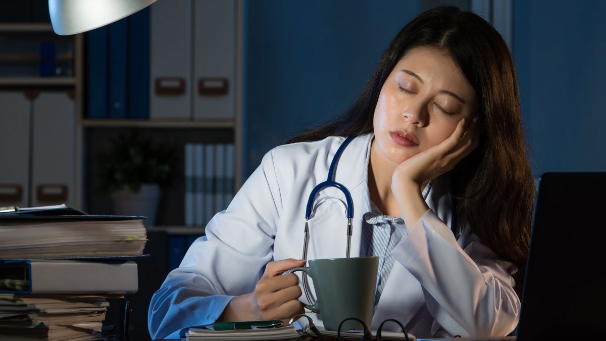 Ποιος τύπος μαγνησίου βοηθάει τον ύπνο όσων εργάζονται σε νυχτερινές βάρδιες