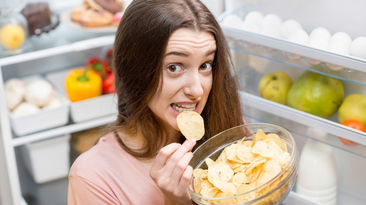 Τι σνακ να επιλέγετε το βράδυ όταν προσπαθείτε να χάσετε βάρος