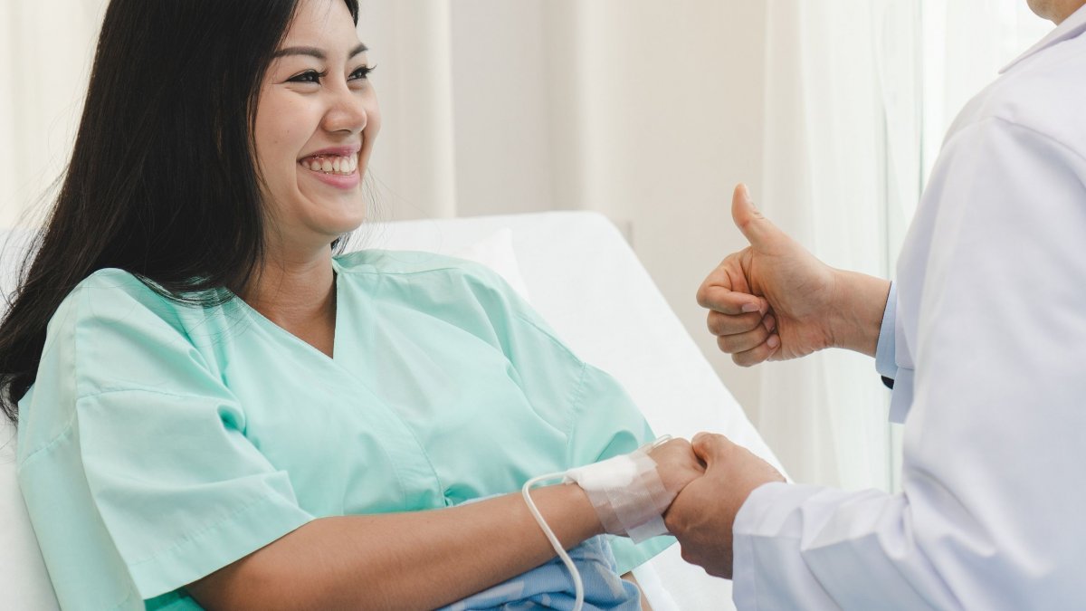 Πρωτοποριακή θεραπεία ανέτρεψε “σχεδόν ανίατο” καρκίνο του αίματος – Σε ύφεση το 64% των ασθενών