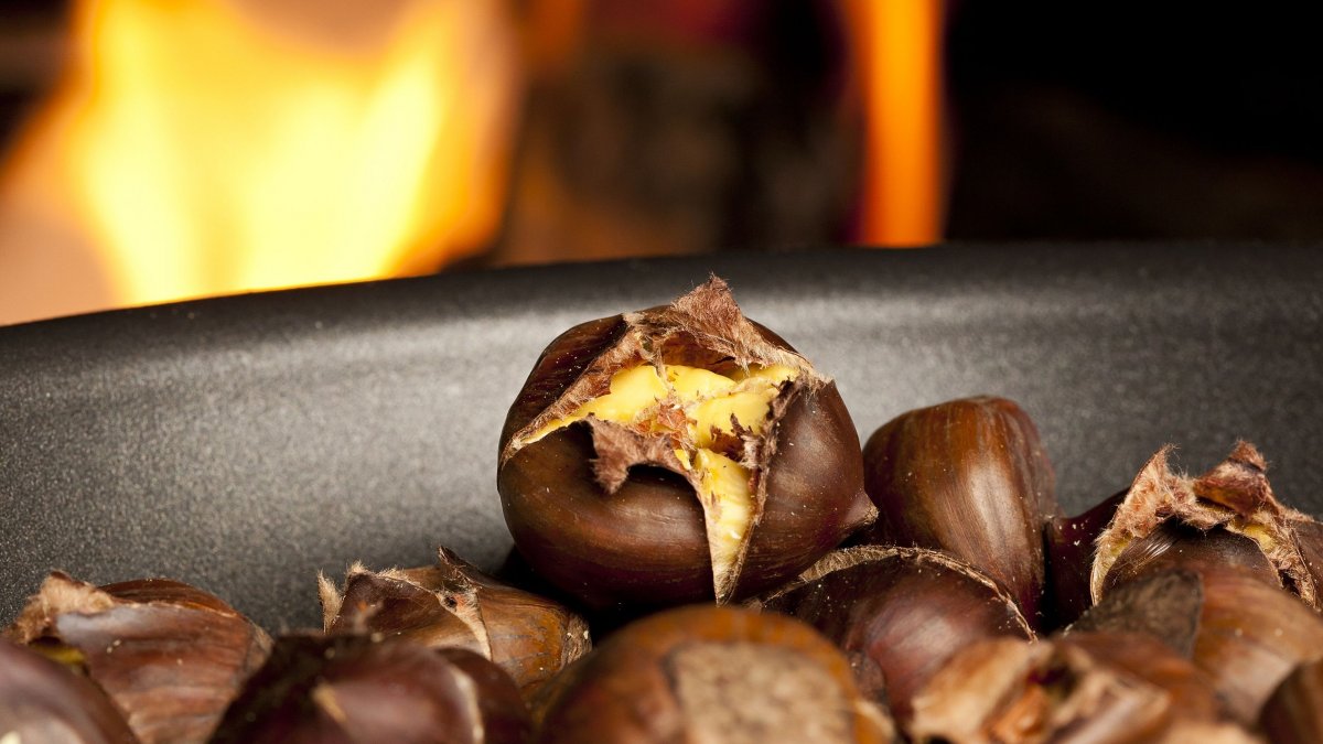 Κάστανα: Τι αλλάζει αν τα τρώτε ωμά, ψητά ή βραστά - Διατροφικά στοιχεία και οφέλη υγείας