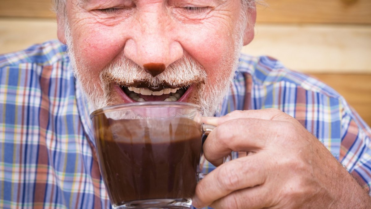 Συστατικό σε σοκολάτα επιβραδύνει τη βιολογική γήρανση – Ποια σοκολάτα είναι