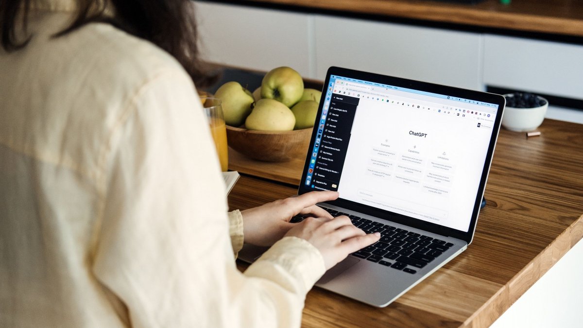 Έρευνα: Οι Έλληνες «τσεκάρουν» τον γιατρό τους με το ChatGPT