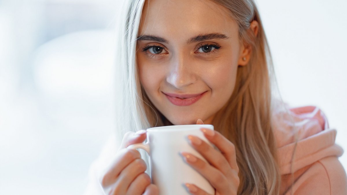 Βάζετε γάλα στον καφέ; Τι αλλάζει στις αντιφλεγμονώδεις του ιδιότητες