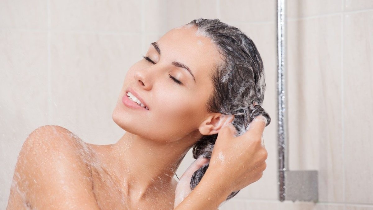 Από την απώλεια μαλλιών στην ενδυνάμωση: Η ολοκληρωμένη προσέγγιση για υγιές τριχωτό